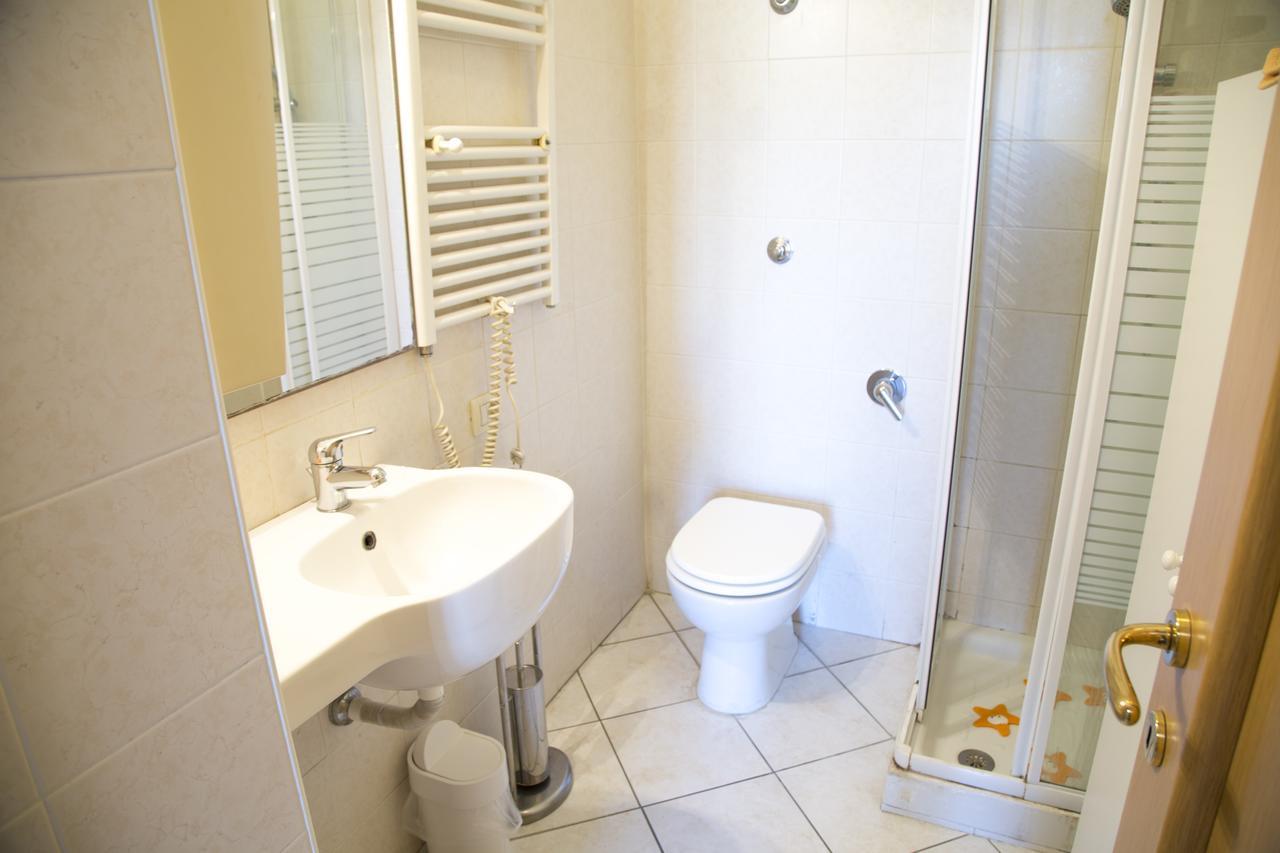 Al Centro E Meglio B&B Naples Extérieur photo